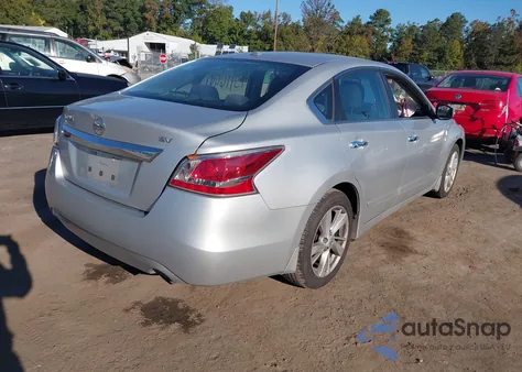 2015 Nissan Altima 2.5 Sv z USA, uszkodzony, nr VIN 1N4AL3AP8FC223277